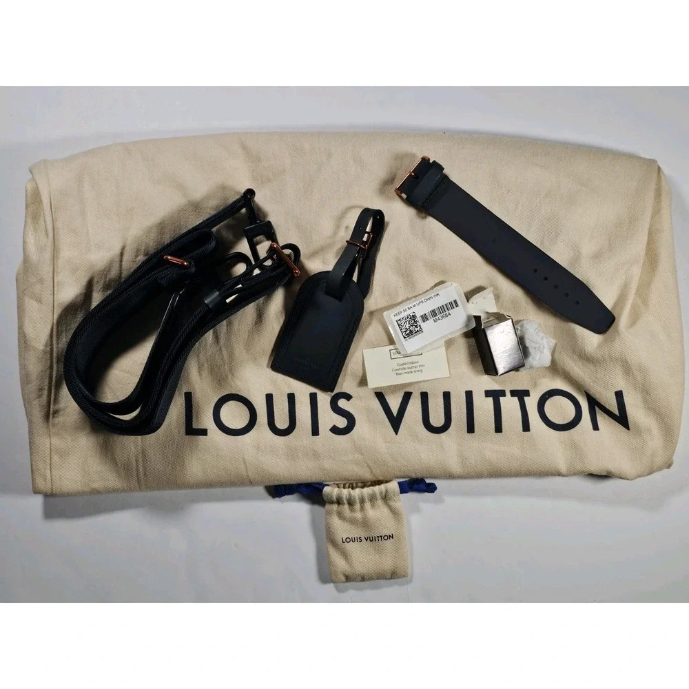 Louis Vuitton pocket side